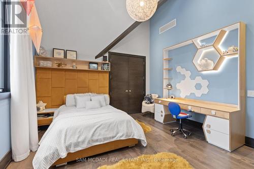 1031 Welwyn Drive, Mississauga, ON - Indoor Photo Showing Bedroom