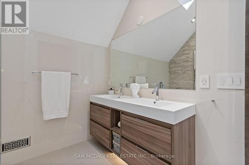 1031 Welwyn Drive, Mississauga, ON - Indoor Photo Showing Bathroom