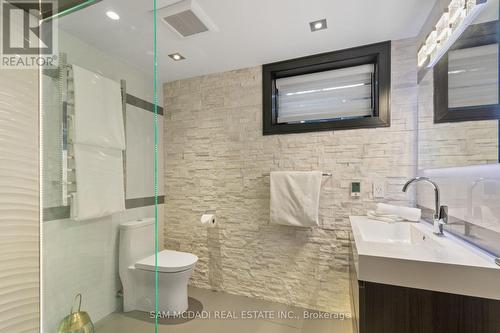 1031 Welwyn Drive, Mississauga, ON - Indoor Photo Showing Bathroom
