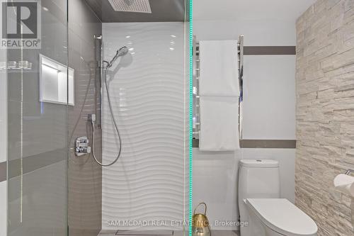 1031 Welwyn Drive, Mississauga, ON - Indoor Photo Showing Bathroom