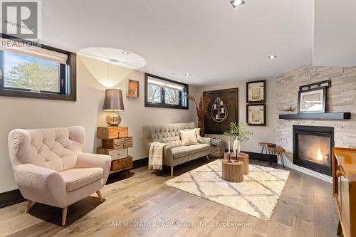 1031 Welwyn Drive, Mississauga, ON - Indoor Photo Showing Living Room With Fireplace