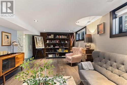 1031 Welwyn Drive, Mississauga, ON - Indoor Photo Showing Living Room With Fireplace