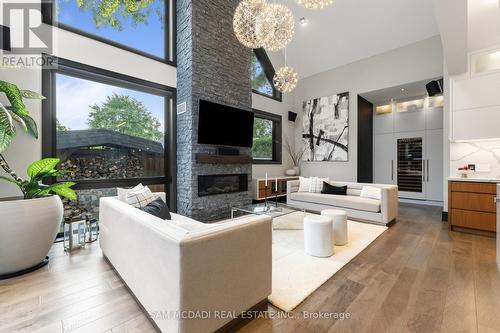 1031 Welwyn Drive, Mississauga, ON - Indoor Photo Showing Living Room With Fireplace