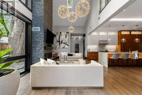 1031 Welwyn Drive, Mississauga, ON - Indoor With Fireplace
