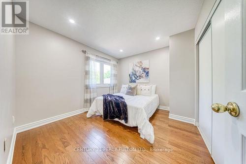 5522 Holbrook Road, Mississauga, ON - Indoor Photo Showing Bedroom