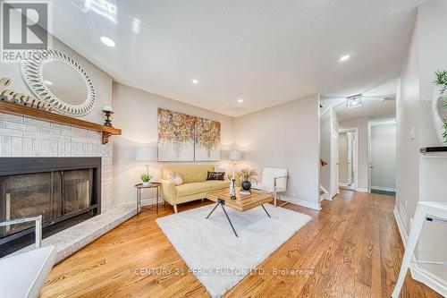 5522 Holbrook Road, Mississauga, ON - Indoor Photo Showing Living Room With Fireplace