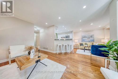 5522 Holbrook Road, Mississauga, ON - Indoor Photo Showing Living Room