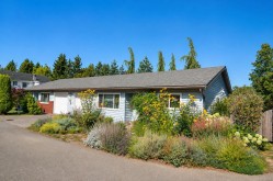 #F-1670 Piercy Ave Courtenay, BC V9N 3E9