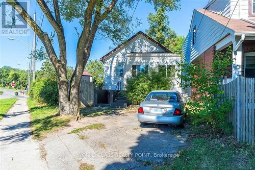 1 MCINTOSH STREET  Toronto, ON M1N 3Y3
