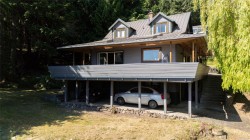 1038 Redcap St Duncan, BC V9L 5X8