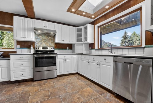 1038 Redcap St, Duncan, BC 