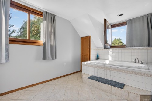 1038 Redcap St, Duncan, BC 