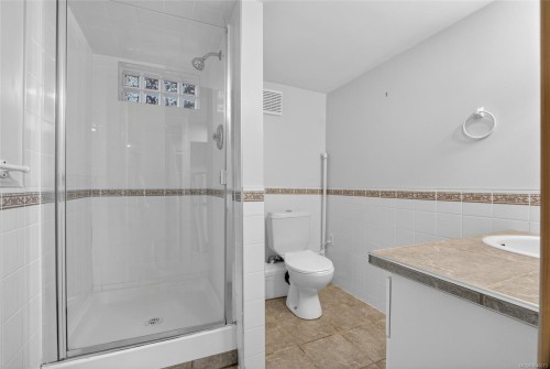 1038 Redcap St, Duncan, BC 