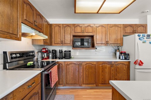 3301 Argyle Pl, Saanich, BC 