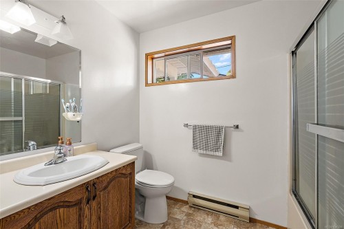 3301 Argyle Pl, Saanich, BC 