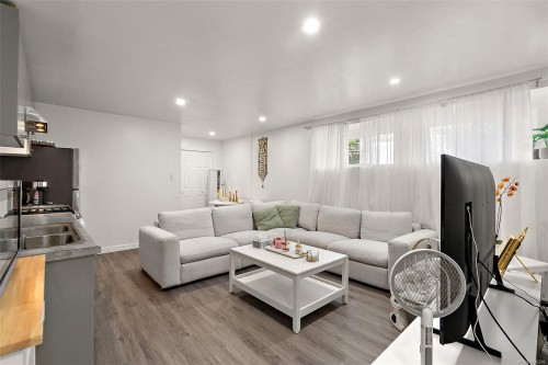 3301 Argyle Pl, Saanich, BC 