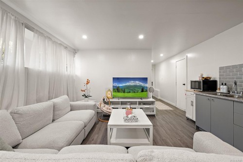 3301 Argyle Pl, Saanich, BC 