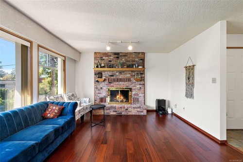 3301 Argyle Pl, Saanich, BC 