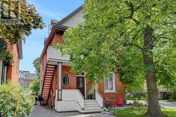 120 STRATHCONA AVENUE  Ottawa, ON K1S 1X6