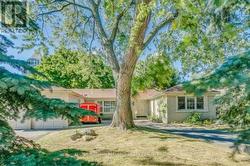 62 NORTHDALE ROAD  Toronto, ON M2L 2M1