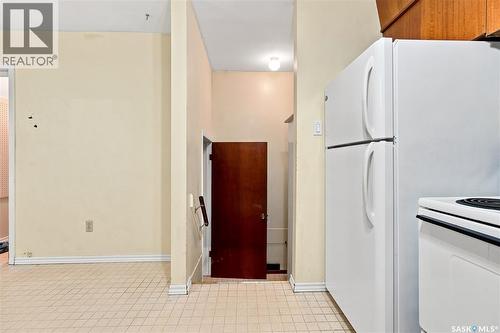 129 Cameron Crescent, Regina, SK - Indoor