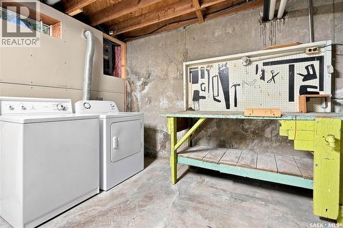 129 Cameron Crescent, Regina, SK - Indoor Photo Showing Laundry Room