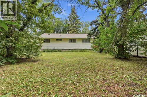 129 Cameron Crescent, Regina, SK - Outdoor