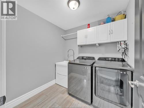 1385 Pascal Avenue, Lakeshore, ON - Indoor Photo Showing Laundry Room