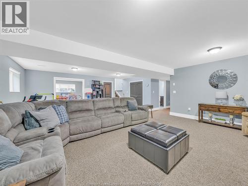 1385 Pascal Avenue, Lakeshore, ON - Indoor Photo Showing Living Room