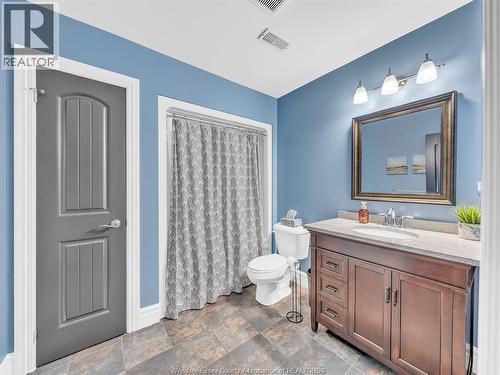 1385 Pascal Avenue, Lakeshore, ON - Indoor Photo Showing Bathroom