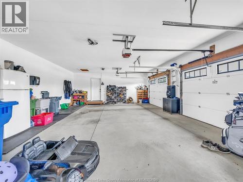 1385 Pascal Avenue, Lakeshore, ON - Indoor Photo Showing Garage