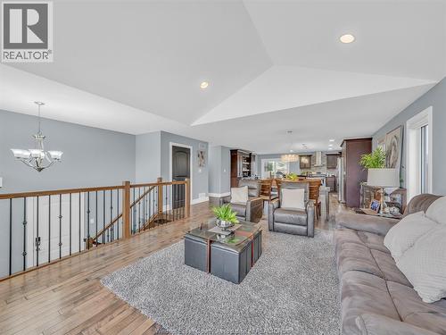 1385 Pascal Avenue, Lakeshore, ON - Indoor Photo Showing Living Room