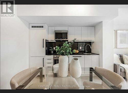 318 - 90 Glen Everest Road, Toronto, ON - Indoor Photo Showing Kitchen