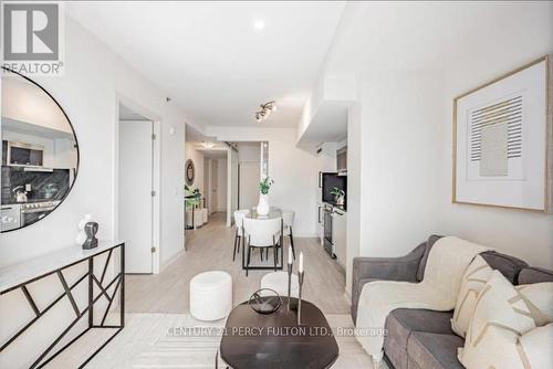 318 - 90 Glen Everest Road, Toronto, ON - Indoor Photo Showing Living Room