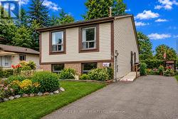 53 MOWAT CRESCENT Barrie, ON L4N 5B4