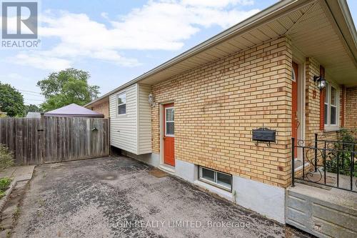 27 Vanier Place, St. Thomas, ON - Outdoor