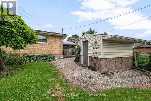27 Vanier Place, St. Thomas, ON - Outdoor With Exterior