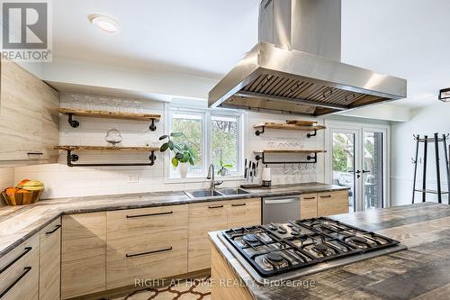 2123 Gordon Drive, Mississauga, ON - Indoor Photo Showing Kitchen With Double Sink