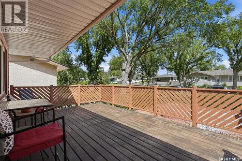 35 Elmview Road, Regina, SK - Outdoor With Exterior