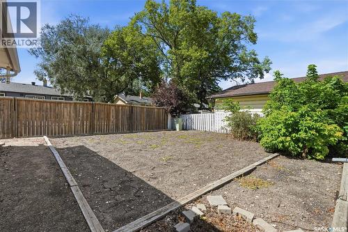 35 Elmview Road, Regina, SK - Outdoor