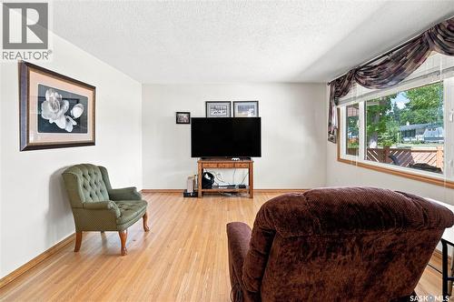 35 Elmview Road, Regina, SK - Indoor