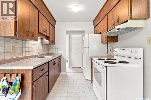1813 Richardson Road, Saskatoon, SK - Indoor Photo Showing Kitchen