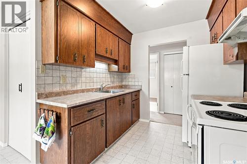 1813 Richardson Road, Saskatoon, SK - Indoor Photo Showing Kitchen