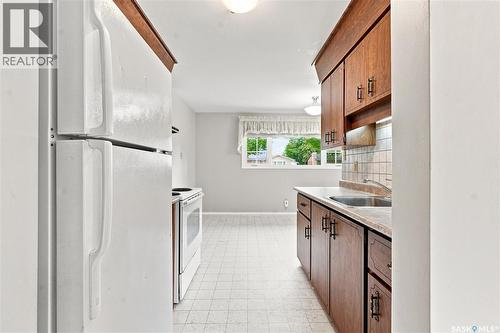 1813 Richardson Road, Saskatoon, SK - Indoor Photo Showing Kitchen