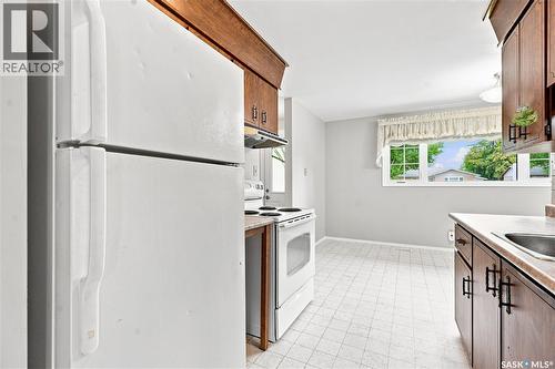 1813 Richardson Road, Saskatoon, SK - Indoor Photo Showing Kitchen
