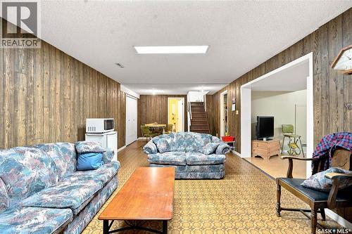 1813 Richardson Road, Saskatoon, SK - Indoor Photo Showing Living Room