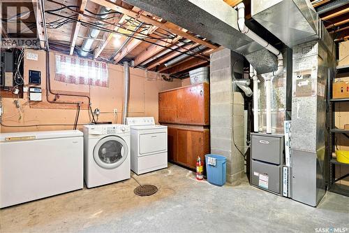 1813 Richardson Road, Saskatoon, SK - Indoor Photo Showing Laundry Room
