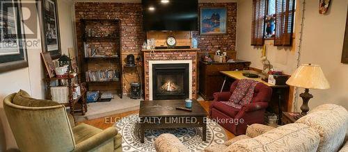 14 Glanworth Avenue, St. Thomas, ON - Indoor Photo Showing Living Room With Fireplace