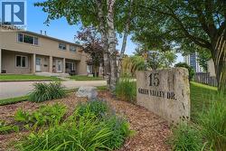 15 GREEN VALLEY Drive Unit# 1  Kitchener, ON N2P 1K7