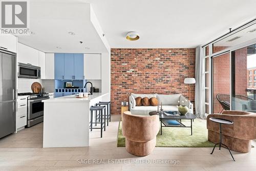 435 - 88 Colgate Avenue, Toronto, ON - Indoor Photo Showing Kitchen